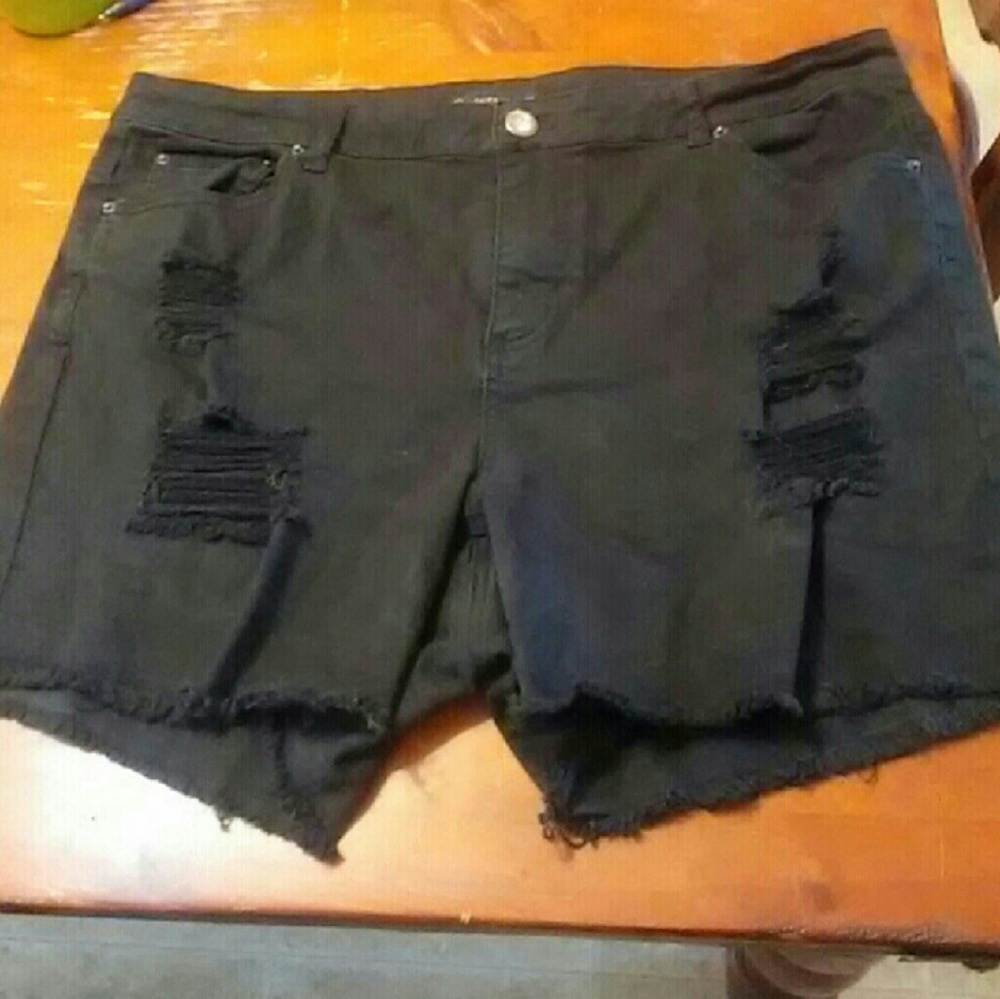 Fashion to Figure 🔥 DISTRESSED 🔥 Jean Shorts